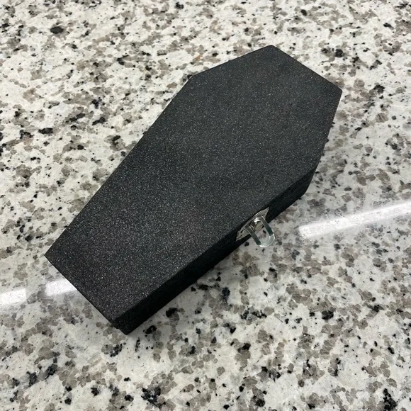 Halloween decoration, coffin with skeleton - Picture 3 of 5